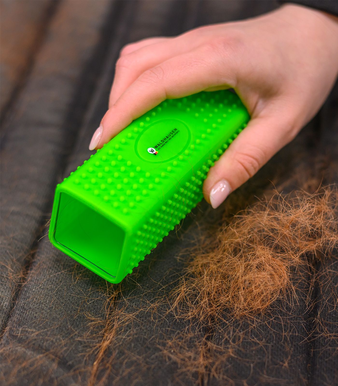 Cepillo quita pelos rectangular goma Waldhausen - Imagen 2